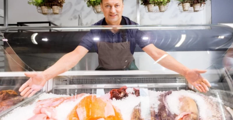 Como armazenar pescados com segurança: logística ideal para mercados e supermercados